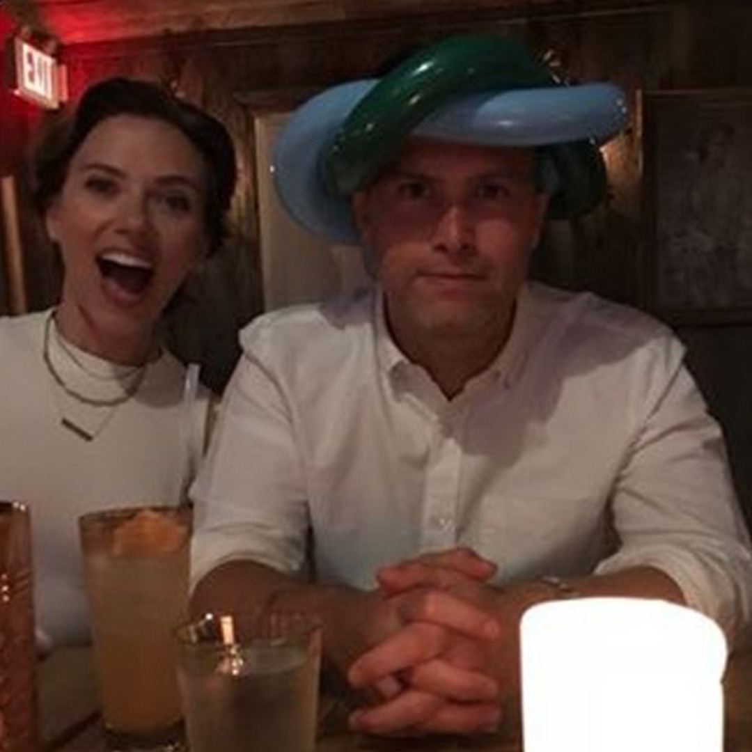 Why Scarlett Johansson Pushed Aside Her Monogamy Doubts For Colin Jost E Online Ca